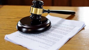 В Ярославле учительница отсудила у родителей школьника компенсацию за ИИ-ролик с её участием