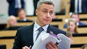 Депутата «ЕР» могут исключить из партии из-за комментариев про смерть Чака Норриса