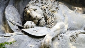 Люцернский лев: свинская шутка обманутого скульптора