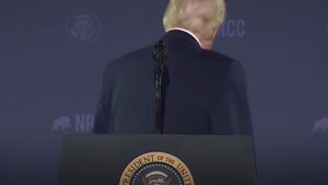 Трамп вновь спародировал Байдена