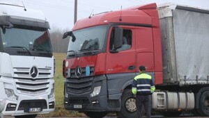 Литовские перевозчики не могут выкупить свои фуры из Беларуси из-за собственных санкций