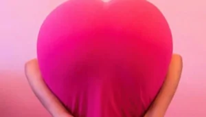 В Японии девушки нашли новый способ показать свою любовь