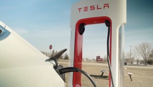 Что будет с батарей Tesla после пробега 610 000 км