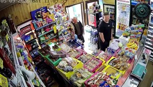Хакеры включили гимн России в магазинах на Украине после взлома систем