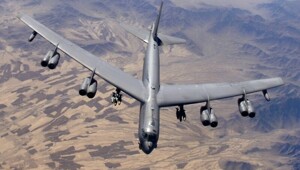 В Калифорнии разбился бомбардировщик B-52