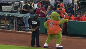 Охранник дал отпор талисману команды