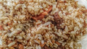 Самая безумная еда, которой кормят школьников в столовых