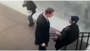 Боевому саратовскому интеллигенту может грозить до 15 лет за смертельную драку возле МФЦ