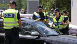 В Германии у автовладельцев конфискуют машины с российскими номерами