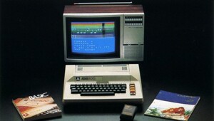 Энтузиаст создал копию компьютера Atari размером с монету (3 фото)