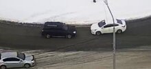 Интересный способ проезда перекрёстка с круговым движением в исполнении автомобилистки из Вологды