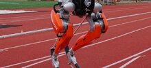 Двуногий робот из США пробежал стометровку и попал в книгу рекордов Гиннеса