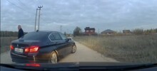 Королёк жизни на BMW негодует и распускает руки