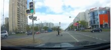 В Москве водитель снёс самокатчика