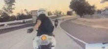 Не стоило показывать средний палец водителю автомобиля