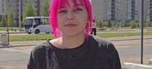 «Чё у тебя с волосами?»: 21-летнюю девушку избили из-за розовой прически