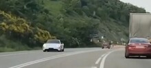 Поймал два встречных автомобиля