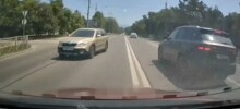 Очень обиделся и вытолкнул на встречную полосу