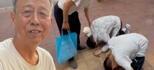 После сдачи вступительного экзамена близнецы упали на колени перед дедушкой, который их вырастил
