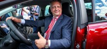 Глава АвтоВАЗа рассказал что нужно сделать, чтобы россияне начали покупать автомобили