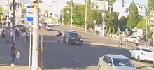 Самокатчик влетел в автомобиль