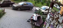В Воронеже парень избил мужчину за шутку про походку