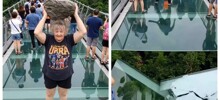 Бабушка разбила стеклянный мост в Китае