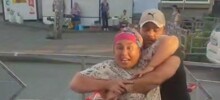 В Самаре женщина накинулась на местных жителей, когда они попросили у неё показать сертификаты на товар