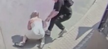 Девушка не позволила грабителю забрать пакет с деньгами