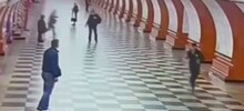 Грабитель выхватил у&nbsp;пассажира московского метро  смартфон и попытался скрыться