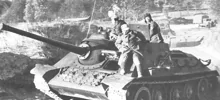 Экипаж наколотил танки "Лейбштандарта", а после дерзко чинил свою СУ-85 в занятой врагом деревне⁠⁠