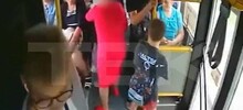 Пенсионерка сломала палец подростку