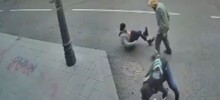 Мужчина напал с ножом на двух прохожих в&nbsp;центре Москвы