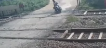 Как Кумар от поезда убегал 