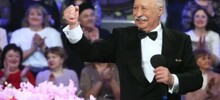 Наследство Листьева, аукционист Якубович и куча подарков. Можно ли на «Поле чудес» отгадать все буквы и не назвать слово? К юбилею телепередачи