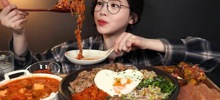 Секреты мукбанг. Как корейским видеоблогерам удается есть часами и не толстеть