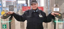 Пассажиры подарили дружелюбному и доброму контролеру МЦД 160 тысяч рублей