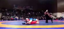 Неспортивное поведение атлета на соревнованиях по вольной борьбе в Грозном