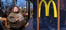 "Это часть моей жизни!": сын Никаса Сафронова приковал себя наручниками к McDonald’s
