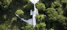 Когда природа берёт своё: 19 атмосферных "заброшек"