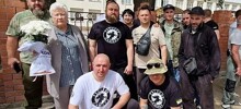 Семерых активистов «Русской общины» задержали после того, как они заступились за школьную учительницу