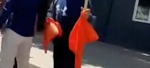 В Казахстане националист в День Победы сорвал советское знамя с автомобиля русских ребят
