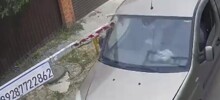 В Ростове неисправный шлагбаум проткнул две машины и едва не покалечил водителей