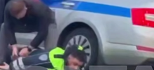 В Москве гаишников уложили лицом в асфальт на глазах прохожих