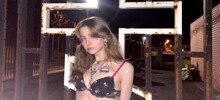 В Перми девушка устроила полуголую фотосессию на фоне православных крестов