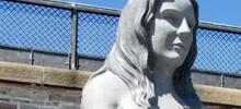 В Дании решили снести скульптуру русалки из-за излишней порнографичности