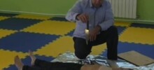 Депутат показал опасный трюк с дочерью и попал под проверку