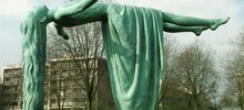 Искусство против гравитации: 15 скульптур, которые игнорируют законы физики