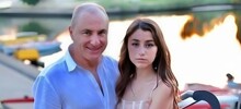"Мне так стыдно!": дочь музыканта Михаила Турецкого стала жертвой мошенников и отдала аферистам все сбережения семьи