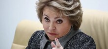 Матвиенко заявила, что в России должно стать модным рожать детей сразу после совершеннолетия